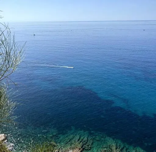 A Picco Sul Mare * Grimaldi (Liguria)