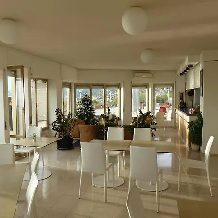A Picco Sul Mare Апартаменты Гримальди